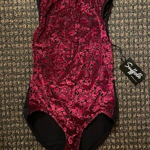 New with tags Suffolk Adult M burnout velvet leotard.